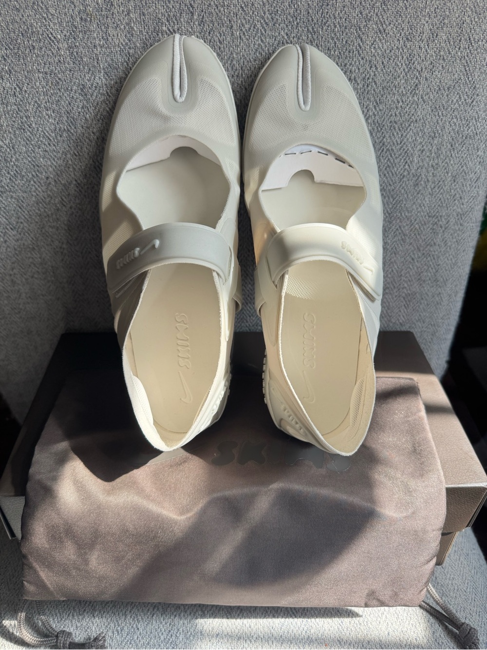 Nike skims shoes